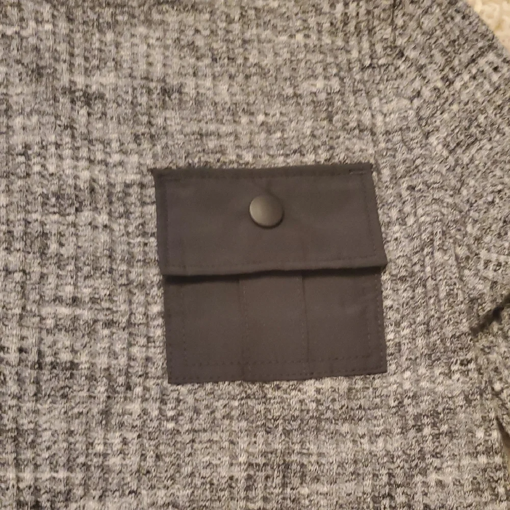 5 For $25 Old Navy Gray Long Sleeve Shirt With‎ Pocket Boys Size 4T